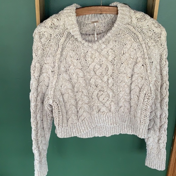 Gorgeous Free People Cropped Knit Sweater. Size XS. Perfect with high rise pants - Picture 6 of 6